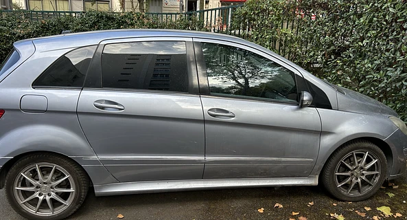 location-MERCEDES-BENZ-Issy-les-Moulineaux-roadstr