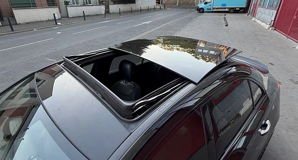 location-MERCEDES-BENZ-Saint-Denis-roadstr