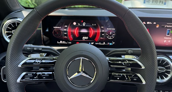 location-MERCEDES-BENZ-Neuilly-sur-Seine-roadstr