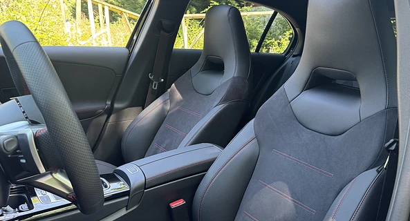 location-MERCEDES-BENZ-Neuilly-sur-Seine-roadstr