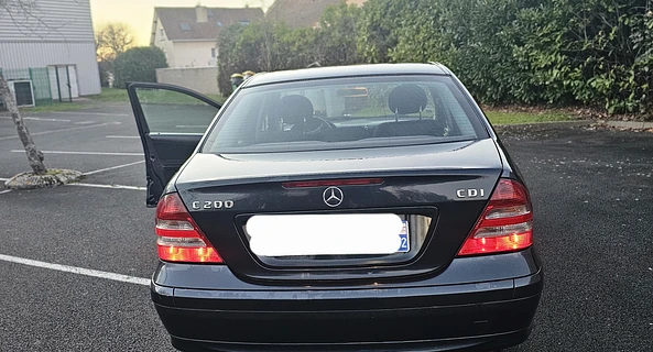 location-MERCEDES-BENZ-Coulaines-roadstr