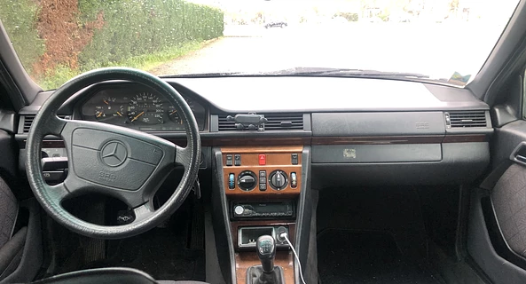 location-MERCEDES-BENZ-L'Union-roadstr