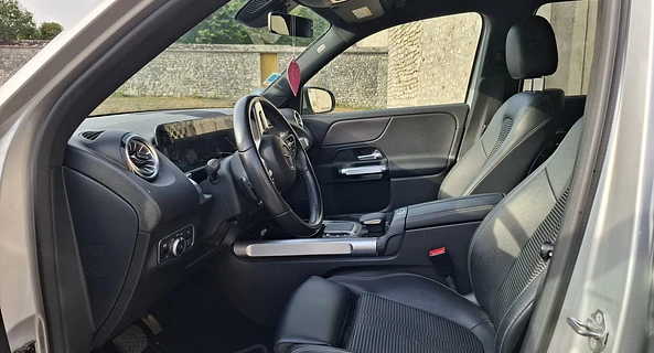 location-MERCEDES-BENZ-Montfort-l'Amaury-roadstr