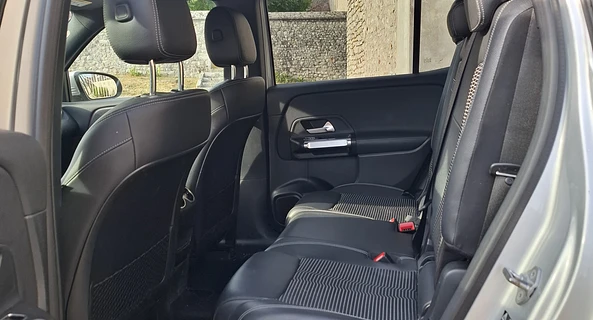 location-MERCEDES-BENZ-Montfort-l'Amaury-roadstr