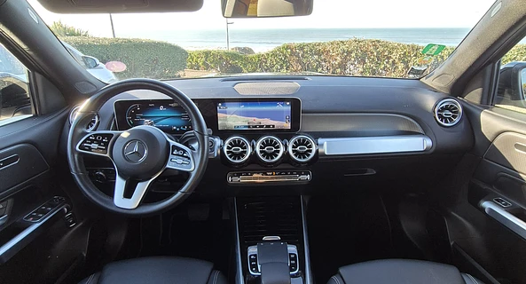 location-MERCEDES-BENZ-Anglet-roadstr