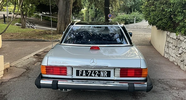 location-MERCEDES-BENZ-Nice-roadstr