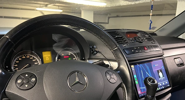 location-MERCEDES-BENZ-Livry-Gargan-roadstr