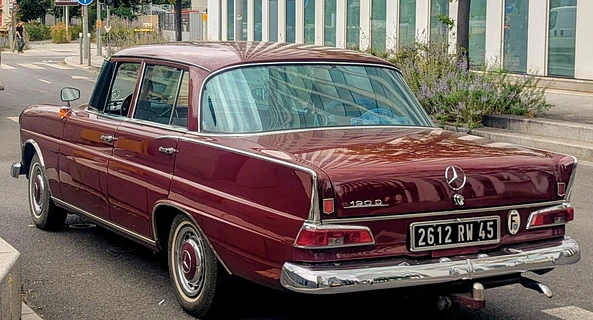 location-MERCEDES-BENZ-Paris-roadstr