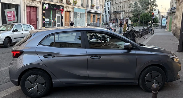 location-MG-Paris-roadstr