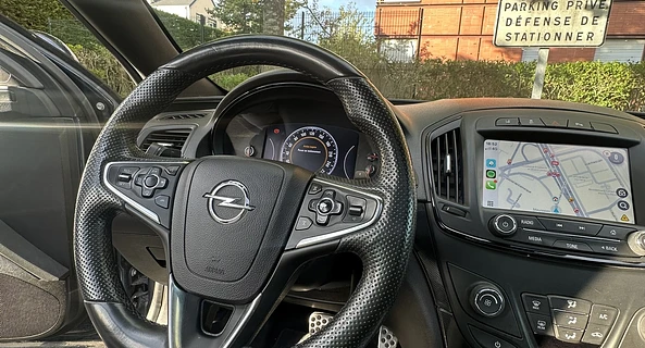 location-OPEL-Montigny-le-Bretonneux-roadstr