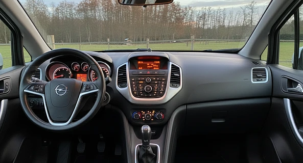 location-OPEL-Thomery-roadstr