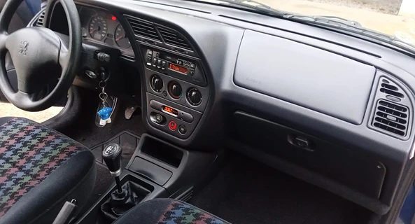 location-PEUGEOT-Gif-sur-Yvette-roadstr