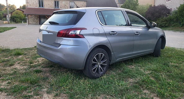 location-PEUGEOT-Villafans-roadstr