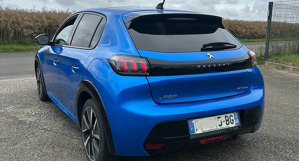 location-PEUGEOT-Amiens-roadstr