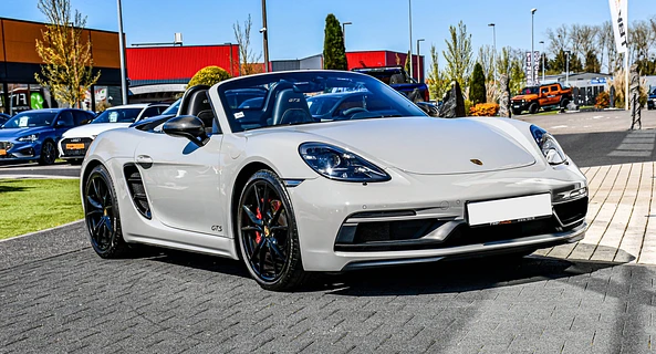 location-PORSCHE-Bormes-les-Mimosas-roadstr