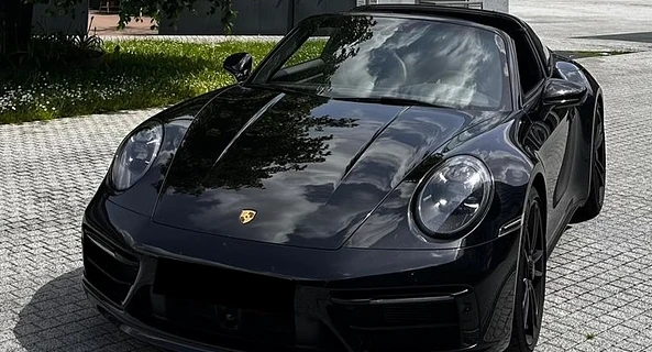 location-PORSCHE-Versailles-roadstr