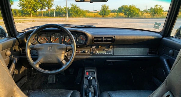 location-PORSCHE-Thiers-sur-Thève-roadstr