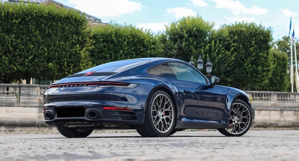 location-PORSCHE-Paris-roadstr