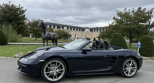 location-PORSCHE-Avilly-Saint-Léonard-roadstr