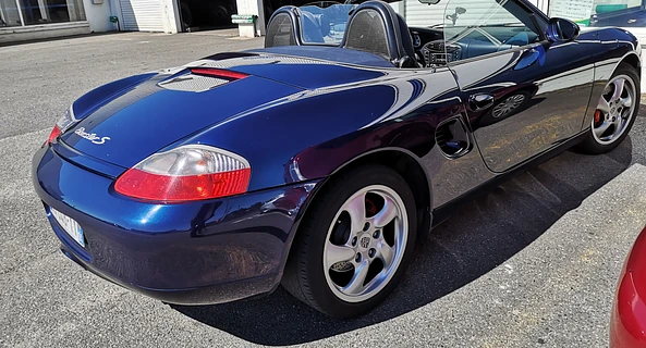 location-PORSCHE-Saint-Germain-le-Fouilloux-roadstr