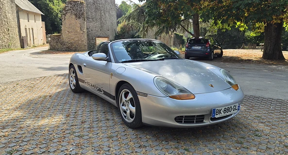 location-PORSCHE-Faye-l'Abbesse-roadstr