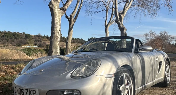 location-PORSCHE-Hyères-roadstr