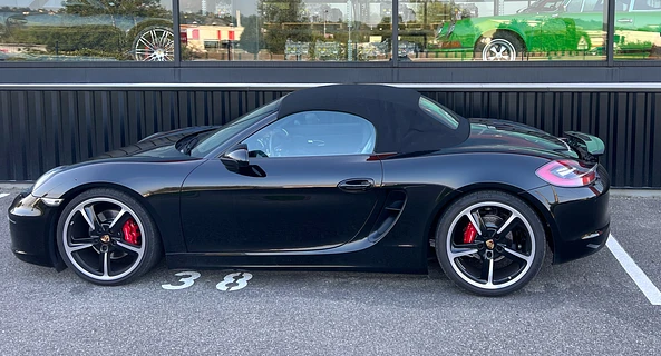 location-PORSCHE-Charnay-roadstr
