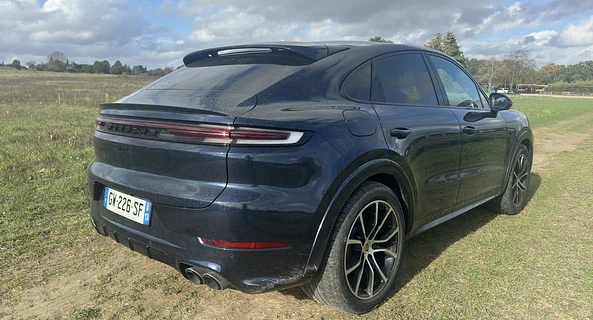 location-PORSCHE-Aix-en-Provence-roadstr