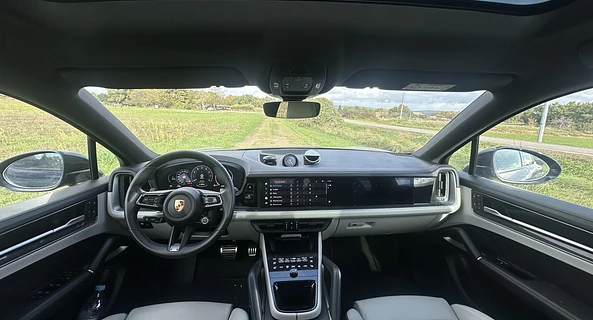 location-PORSCHE-Aix-en-Provence-roadstr