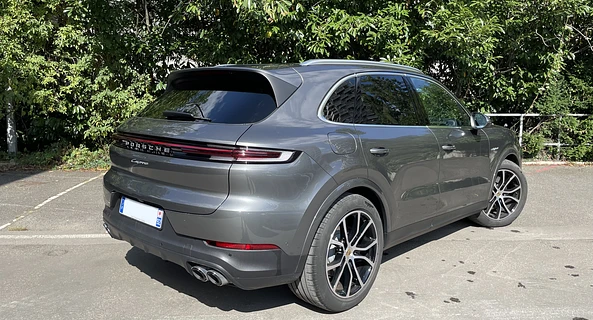 location-PORSCHE-Paris-roadstr