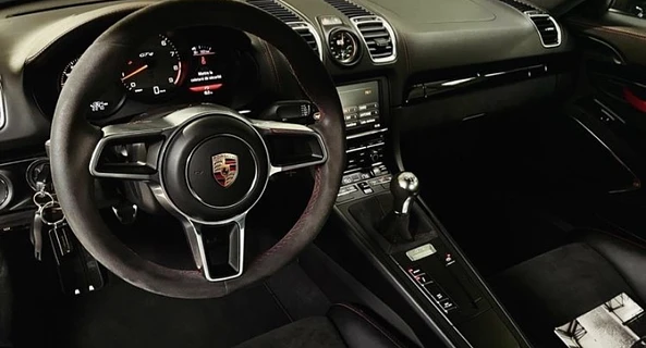 location-PORSCHE-Chessy-roadstr