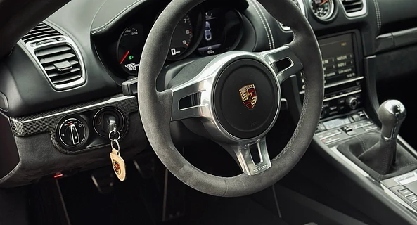 location-PORSCHE-Salles-roadstr