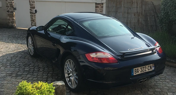 location-PORSCHE-Massy-roadstr