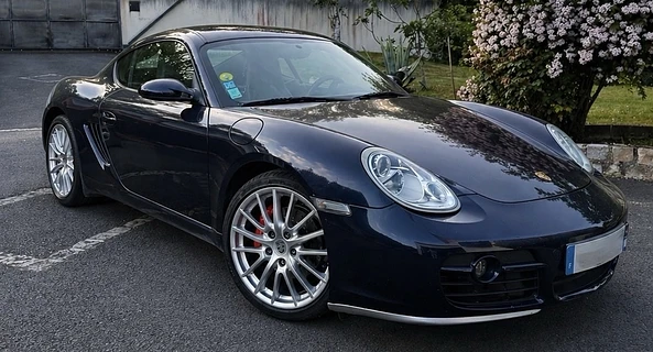 location-PORSCHE-Massy-roadstr