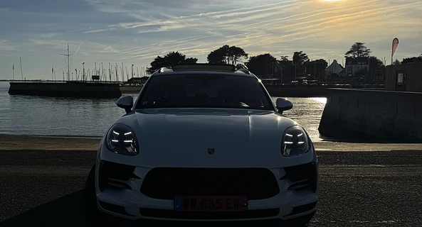 location-PORSCHE-Auray-roadstr