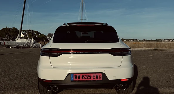 location-PORSCHE-Auray-roadstr