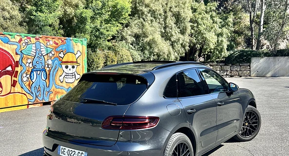 location-PORSCHE-Sainte-Maxime-roadstr