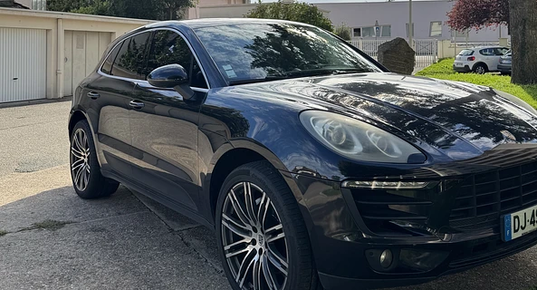 location-PORSCHE-Champagne-au-Mont-d'Or-roadstr