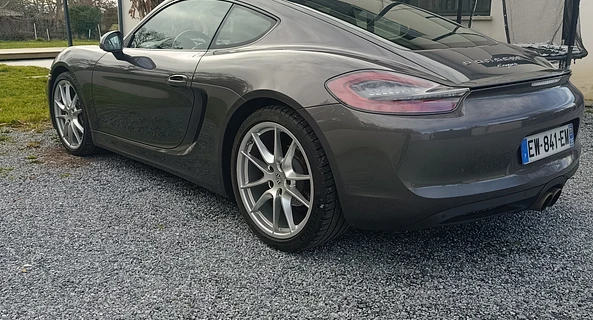location-PORSCHE-Ger-roadstr