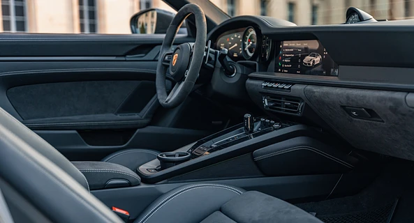 location-PORSCHE-Paris-roadstr