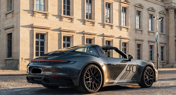 location-PORSCHE-Paris-roadstr