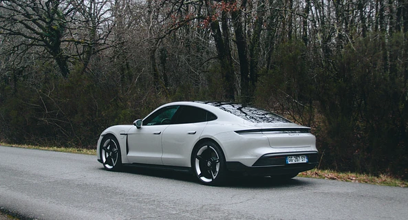 location-PORSCHE-Toulouse-roadstr