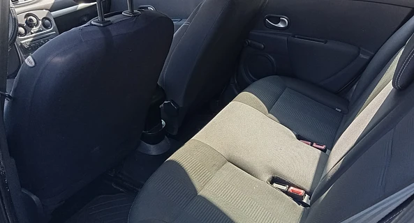location-RENAULT-Chanteloup-les-Vignes-roadstr