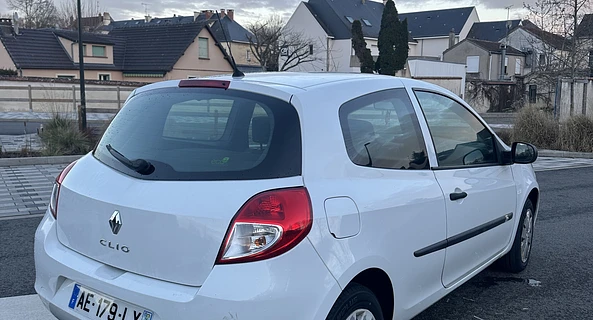 location-RENAULT-Chartres-roadstr