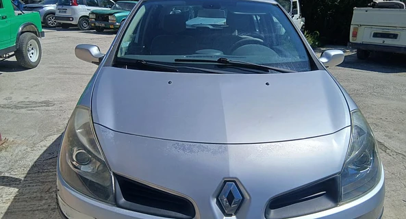 location-RENAULT-Hyères-roadstr