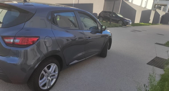 location-RENAULT-Magnanville-roadstr