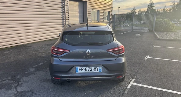 location-RENAULT-Caen-roadstr
