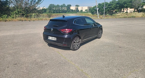 location-RENAULT-Carpentras-roadstr