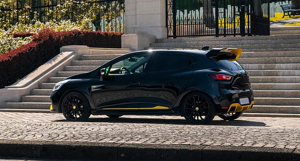 location-RENAULT-Paris-roadstr