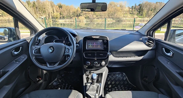 location-RENAULT-Melun-roadstr